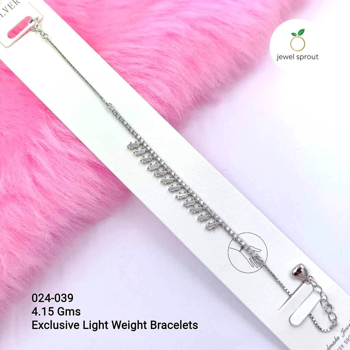 Luxury Zircon Exclusive Bracelet in Light Weight Design