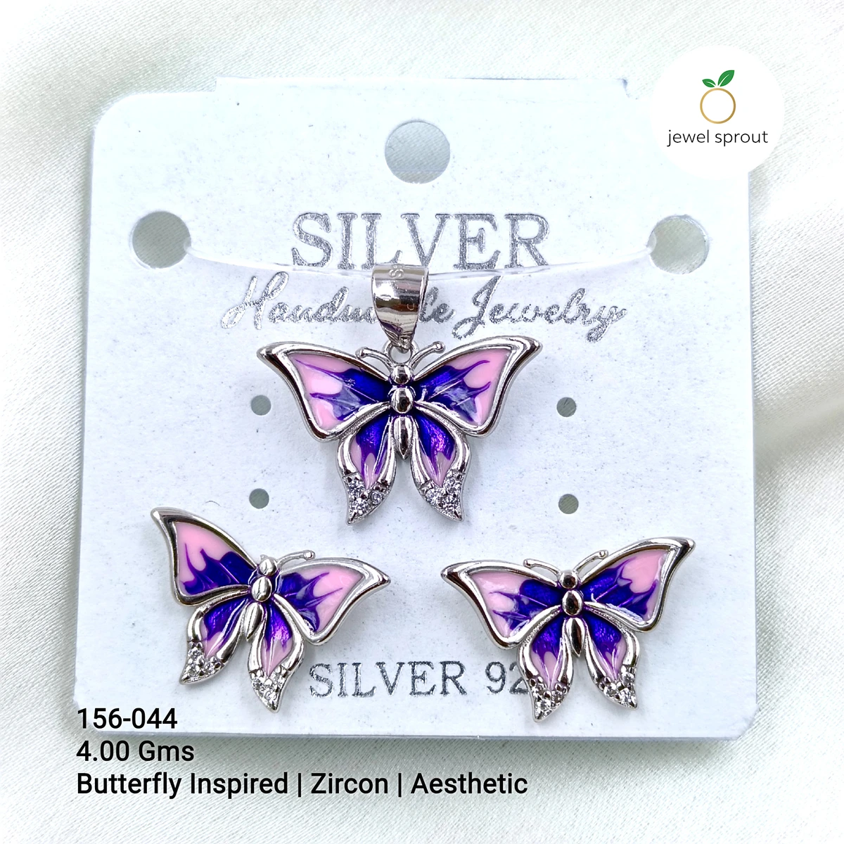 Butterfly Inspired Zircon Pendant Set – Aesthetic Design